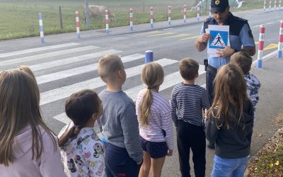 Obisk policista Matjaža v drugem razredu